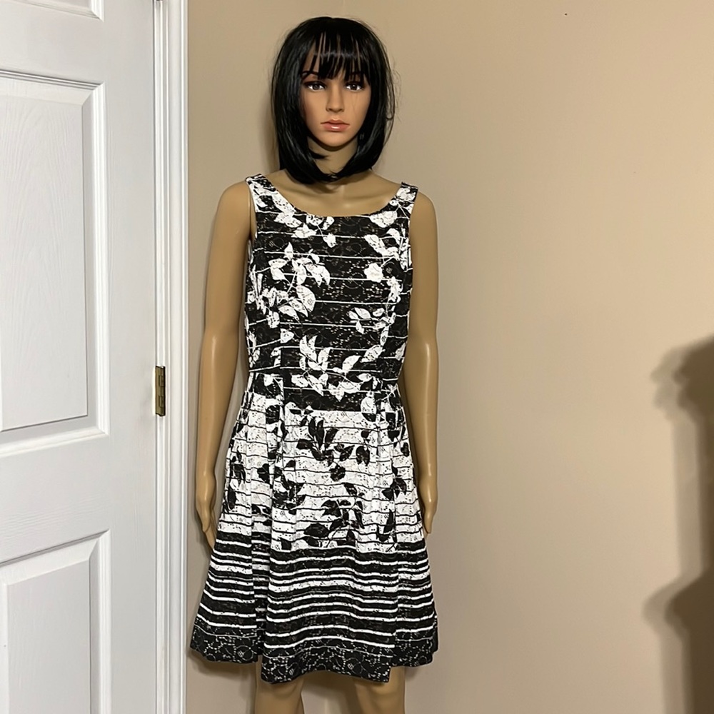 Signature By Robbie Bee Woman’s Multicolor Dress Size 8